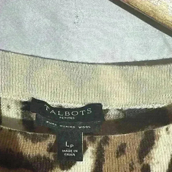 Talbots Sweater 100% Pure Merino Wool Leopard Print Crewneck Size LP - Picture 3 of 5
